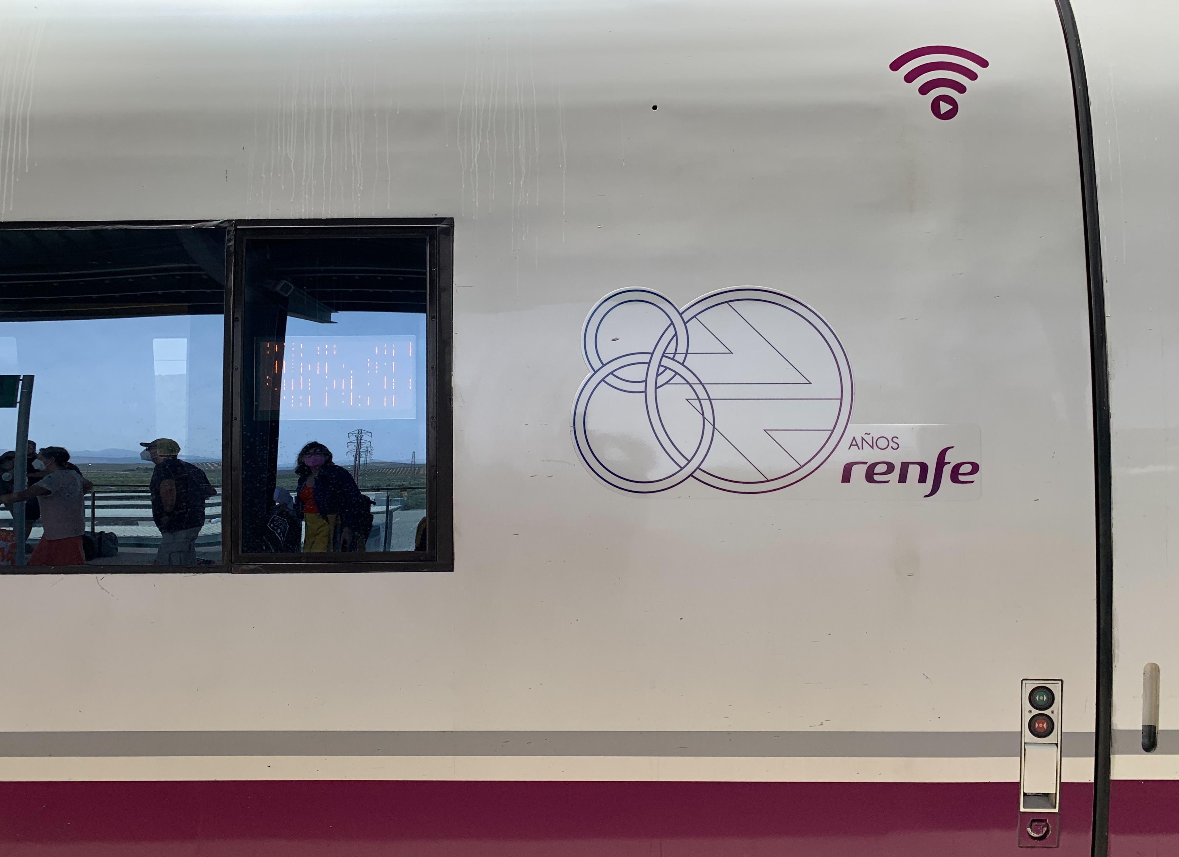 80 años RENFE logo Empresa pública RENFE