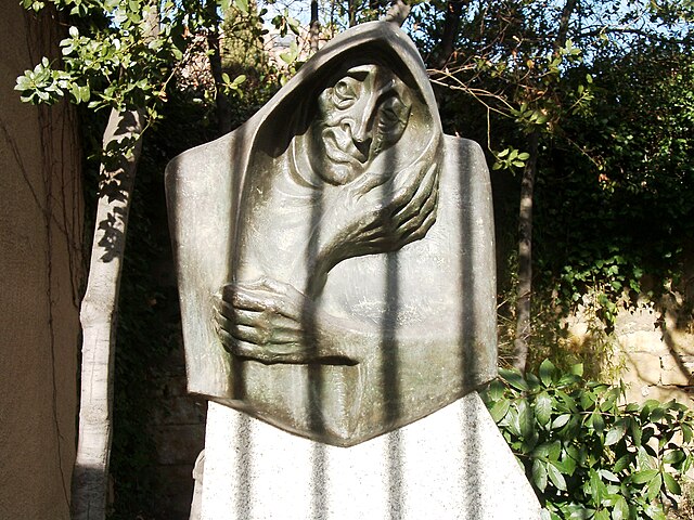 La Celestina, escultura en el huerto de Melibea de Salamanca