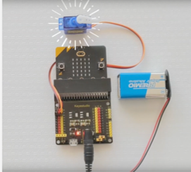 Imagen que muestra la placa de expansión micro:bit