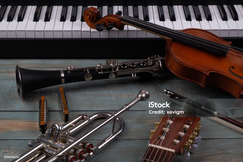 Instrumentos musicales Instrumentos de viento, cuerda y percusión