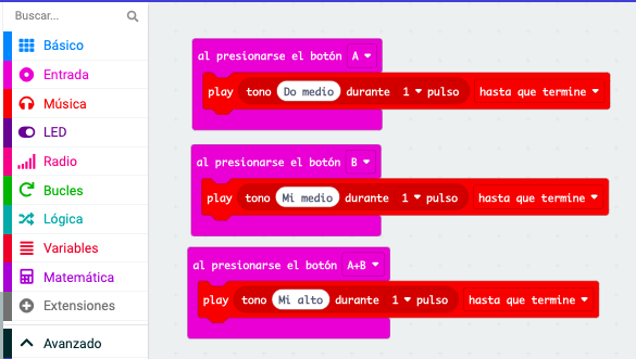 Captura de pantalla con el código en makecode para que la placa microbit haga sonar tres tonos diferentes según el o los botones pulsados